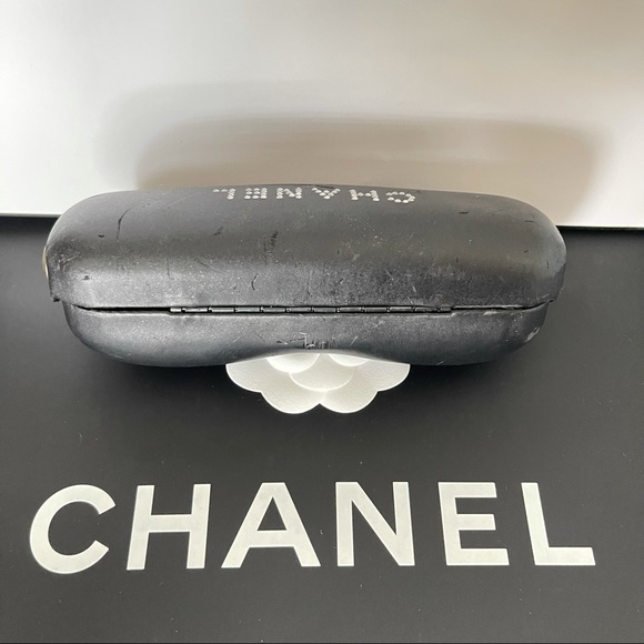 Authentic Chanel sunglasses case Swarovski crystal - Picture 3 of 10